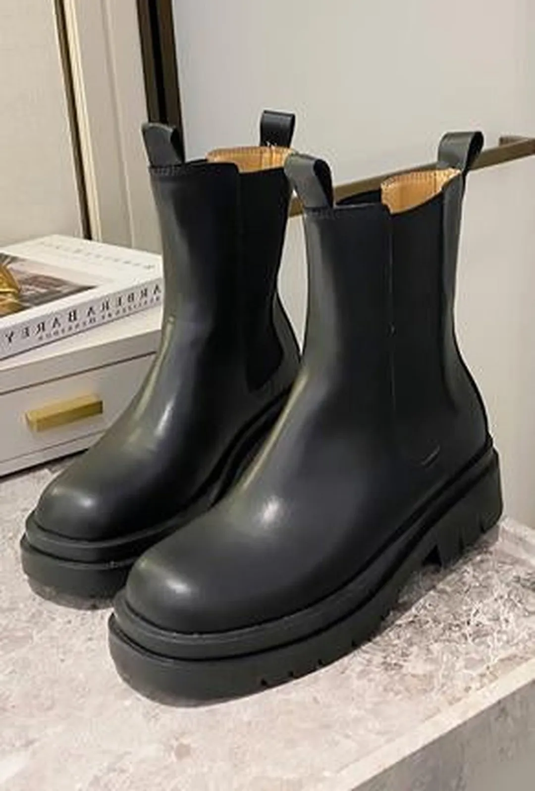 BETA - CHUNKY CHELSEA BOOTS