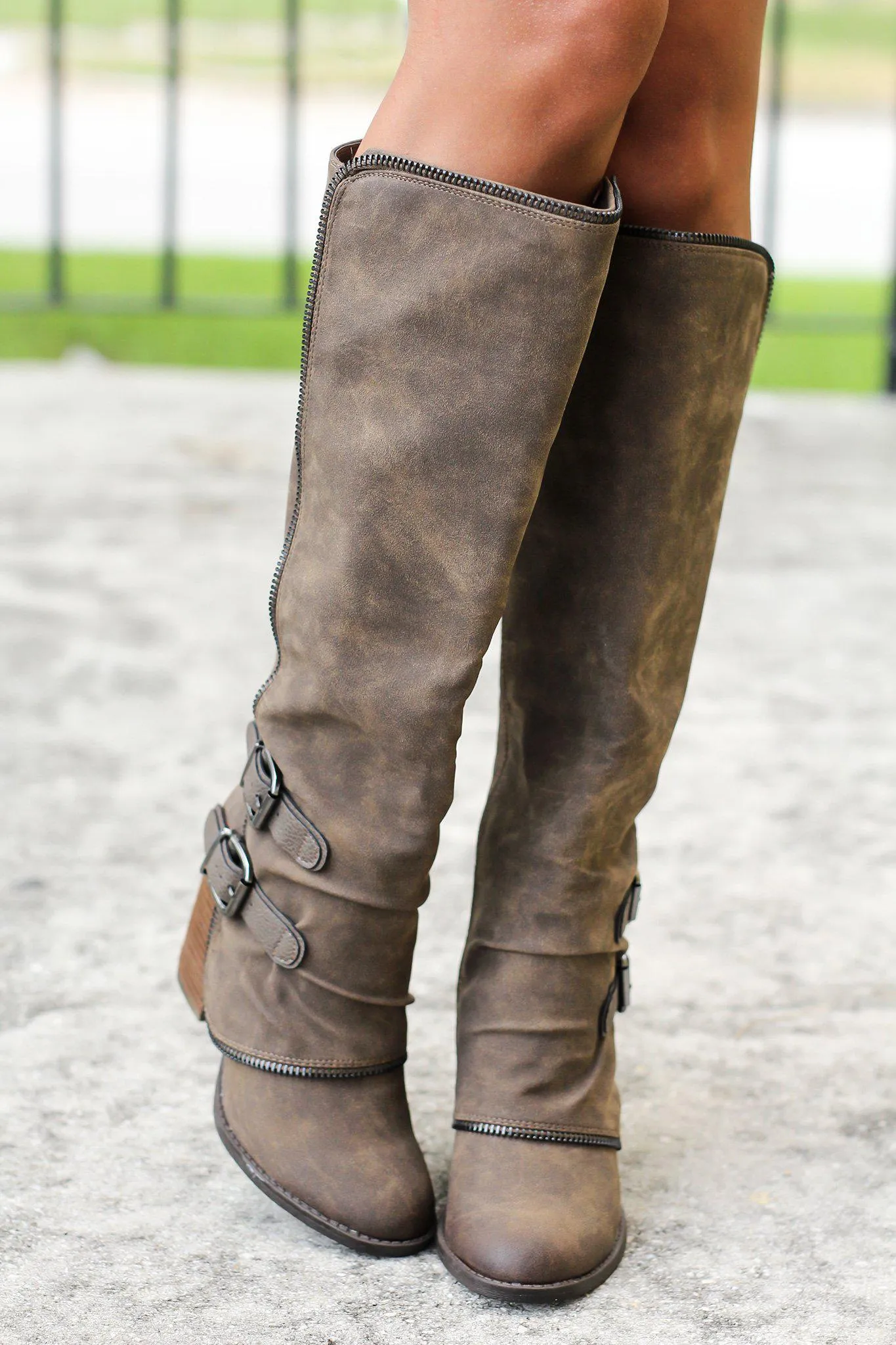 Volcan Taupe Boots